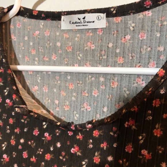 Rebellious dreamer top - Picture 3 of 5